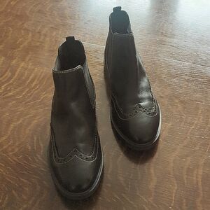 Hush Puppies Oxford Style Black Leather Ankle Boot, Size 7
